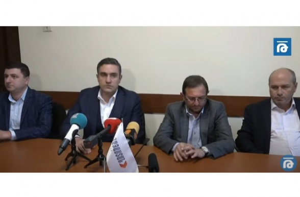 Пресс-конференция членов фракций «Армения» и «Честь имею» (видео)